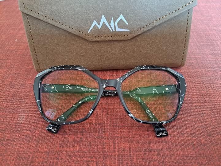 black framed eyeglasses